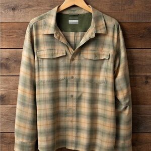 Columbia Omni-Wick Olive Green Mesh Performance Shirt